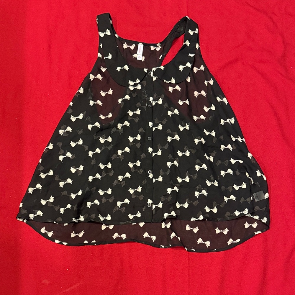 Xhilaration Black and White top